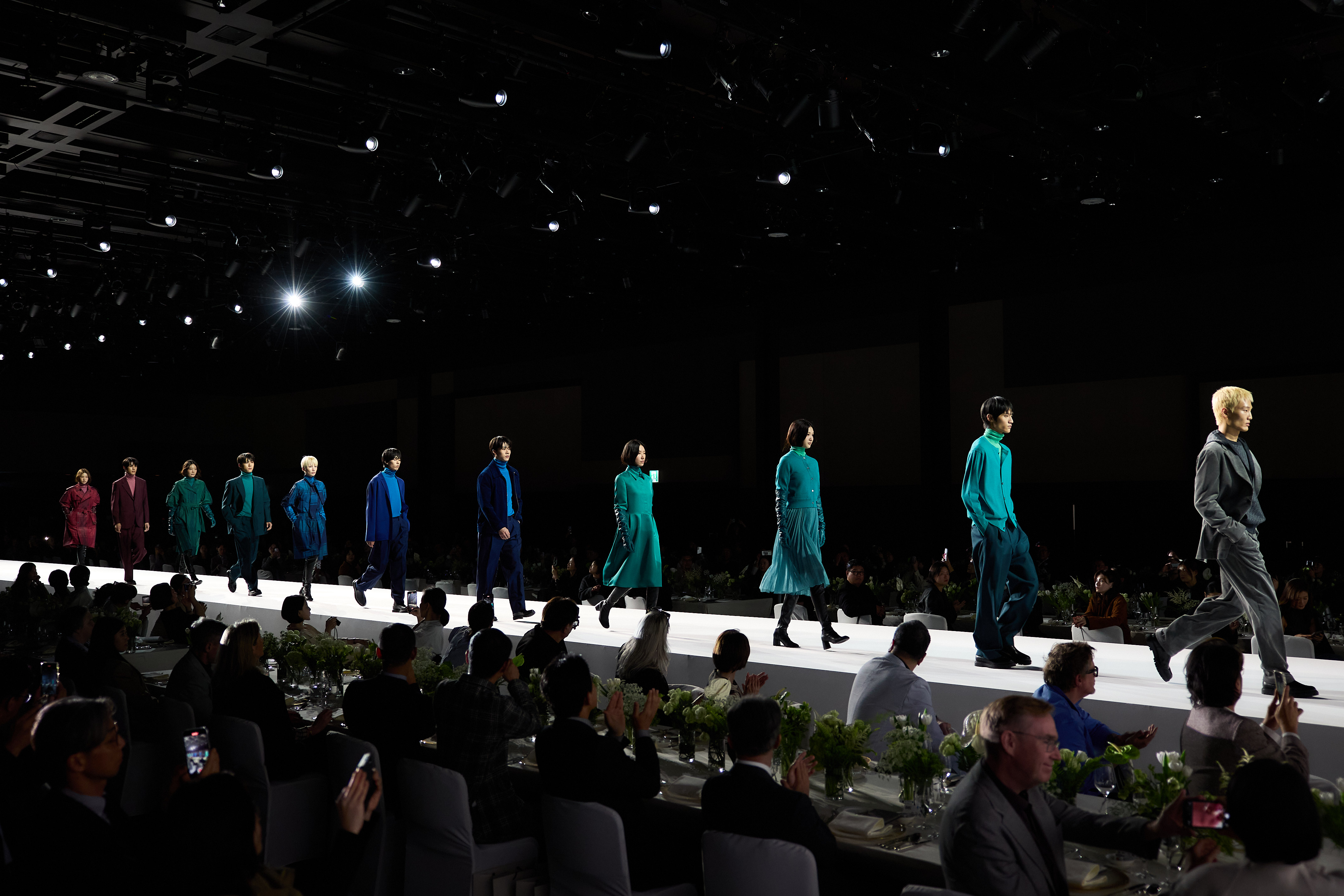 '131년 전통과 혁신 공존' 닥스, 세대 아우른 패션쇼 성황리에  1683-Image